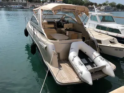 Deck of Laura III, a Grginić jahte Mirakul 30 Sport Open motorboat at Grad Biograd na Moru, Croatia
