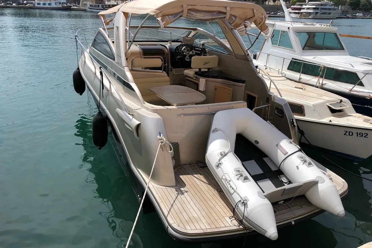 Deck of Laura III, a Grginić jahte Mirakul 30 Sport Open motorboat at Grad Biograd na Moru, Croatia