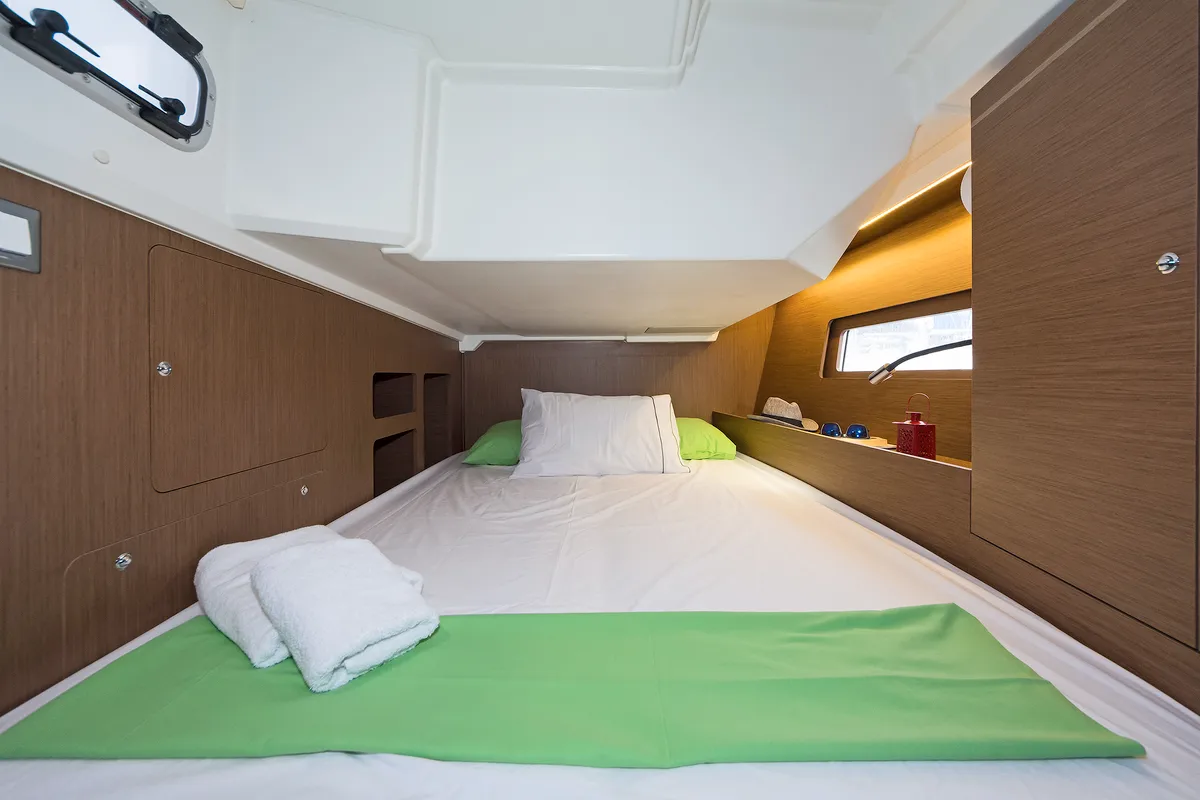 Cabin on Salty Kiss, a Beneteau Oceanis 46.1 sailboat at Kos, Greece