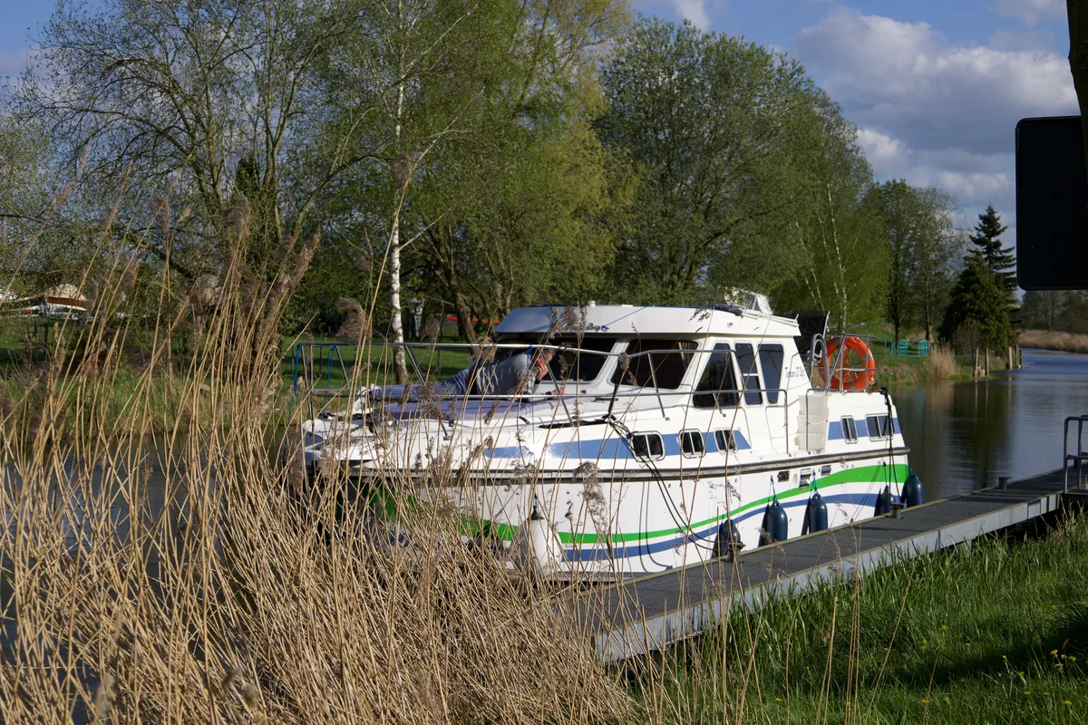 Exterior view of Persephone, a Gulet Tarpon 37 DP motorboat at Lübz, Germany