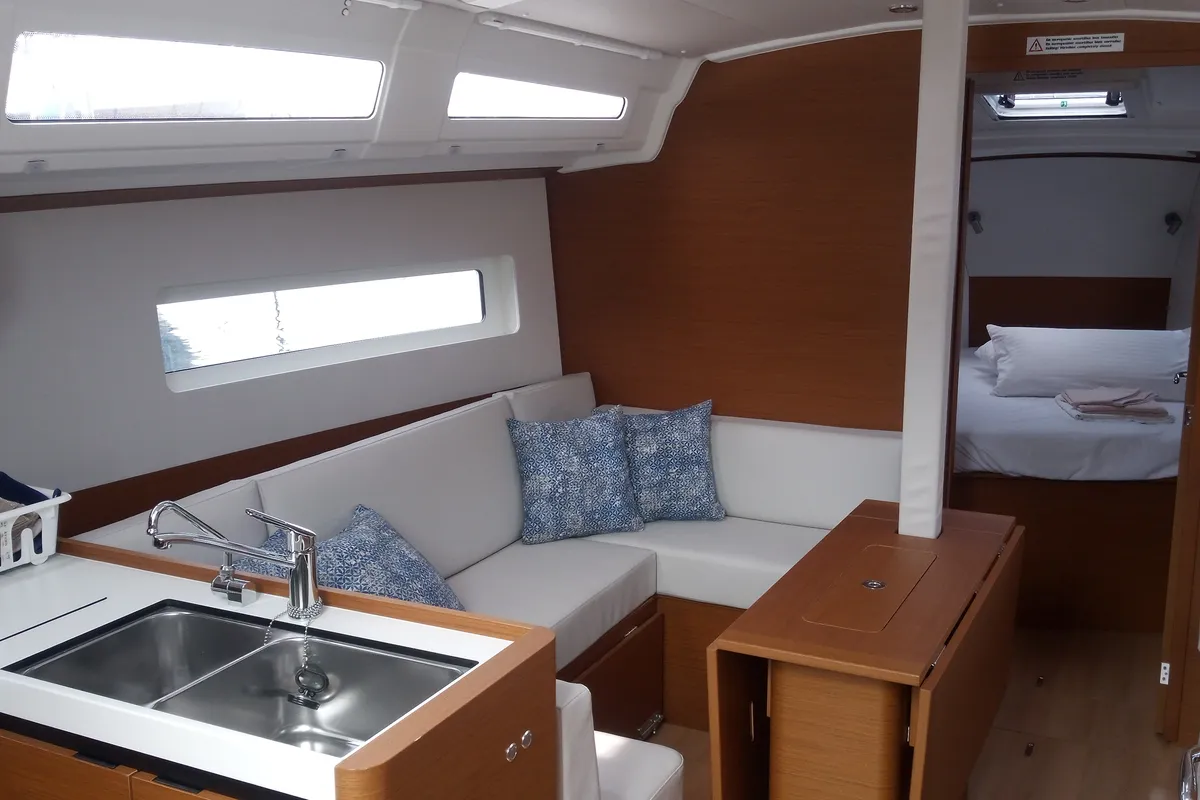 Salon of Fontalba, a Jeanneau Sun Odyssey 380 sailboat at Palamós, Spain