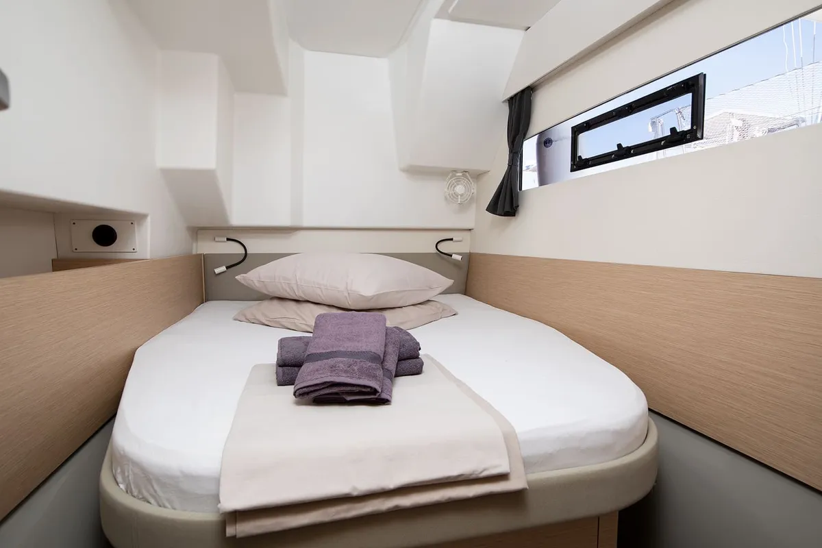 Cabin on Mare Tortuga, a Fountaine Pajot MY 37 catamaran at Općina Medulin, Croatia