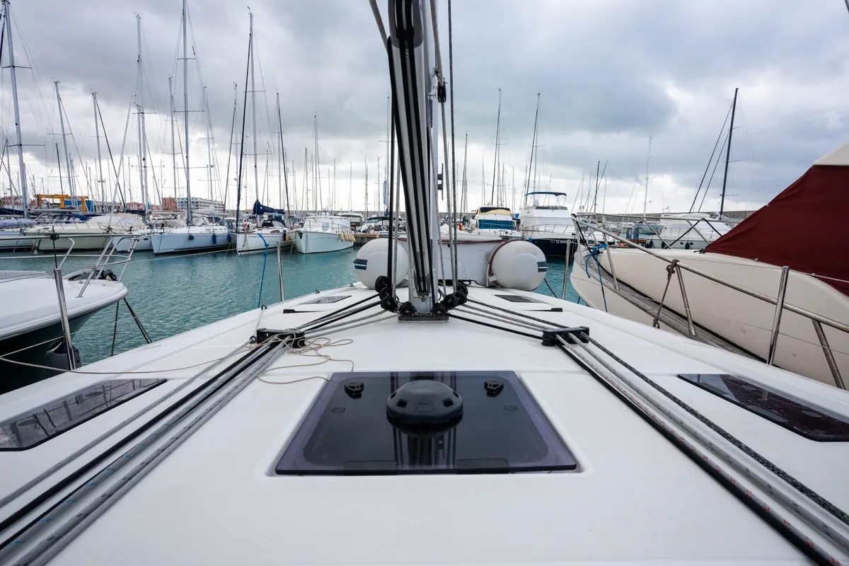 Deck of Clio, a Beneteau Oceanis 40.1 sailboat at Rosignano Solvay, Italy
