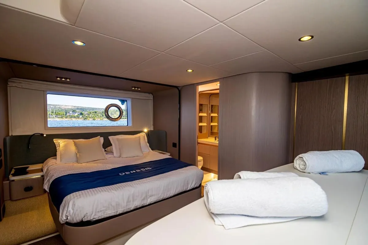 Cabin on Genesis, a Azimut 60 Fly motor yacht at Primošten, Croatia