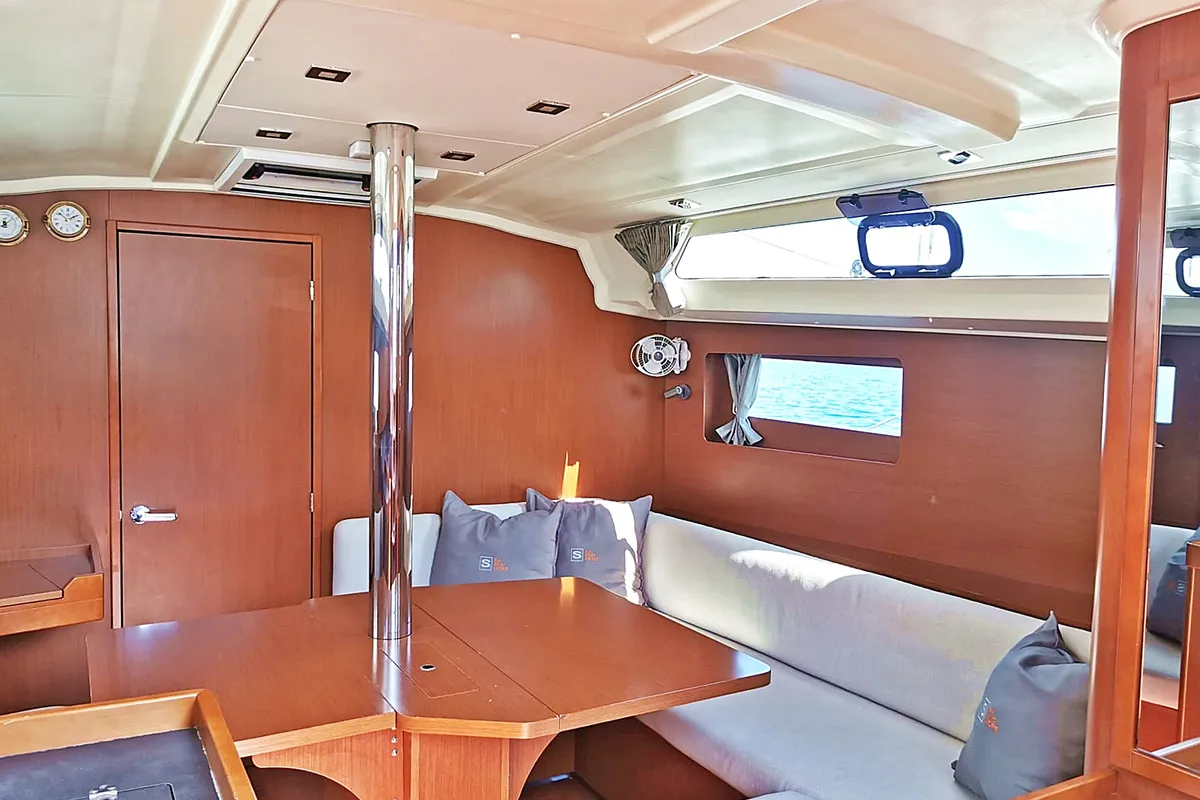 Salon of First, a Beneteau Oceanis 41.1 sailboat at Općina Rogoznica, Croatia