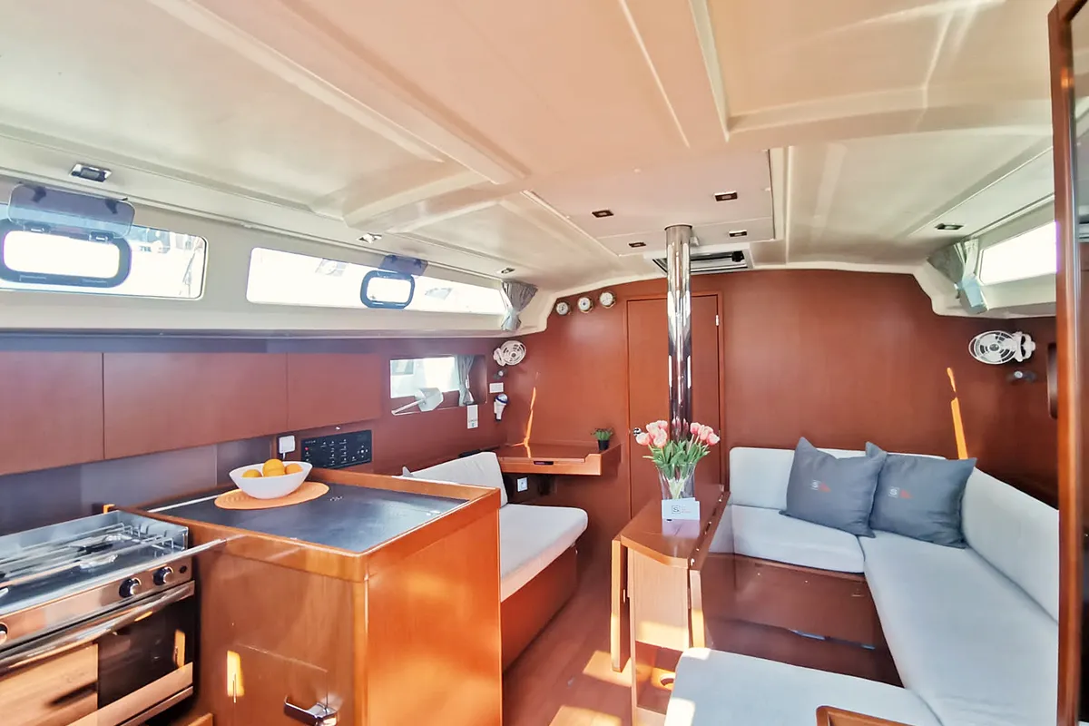 Salon of First, a Beneteau Oceanis 41.1 sailboat at Općina Rogoznica, Croatia