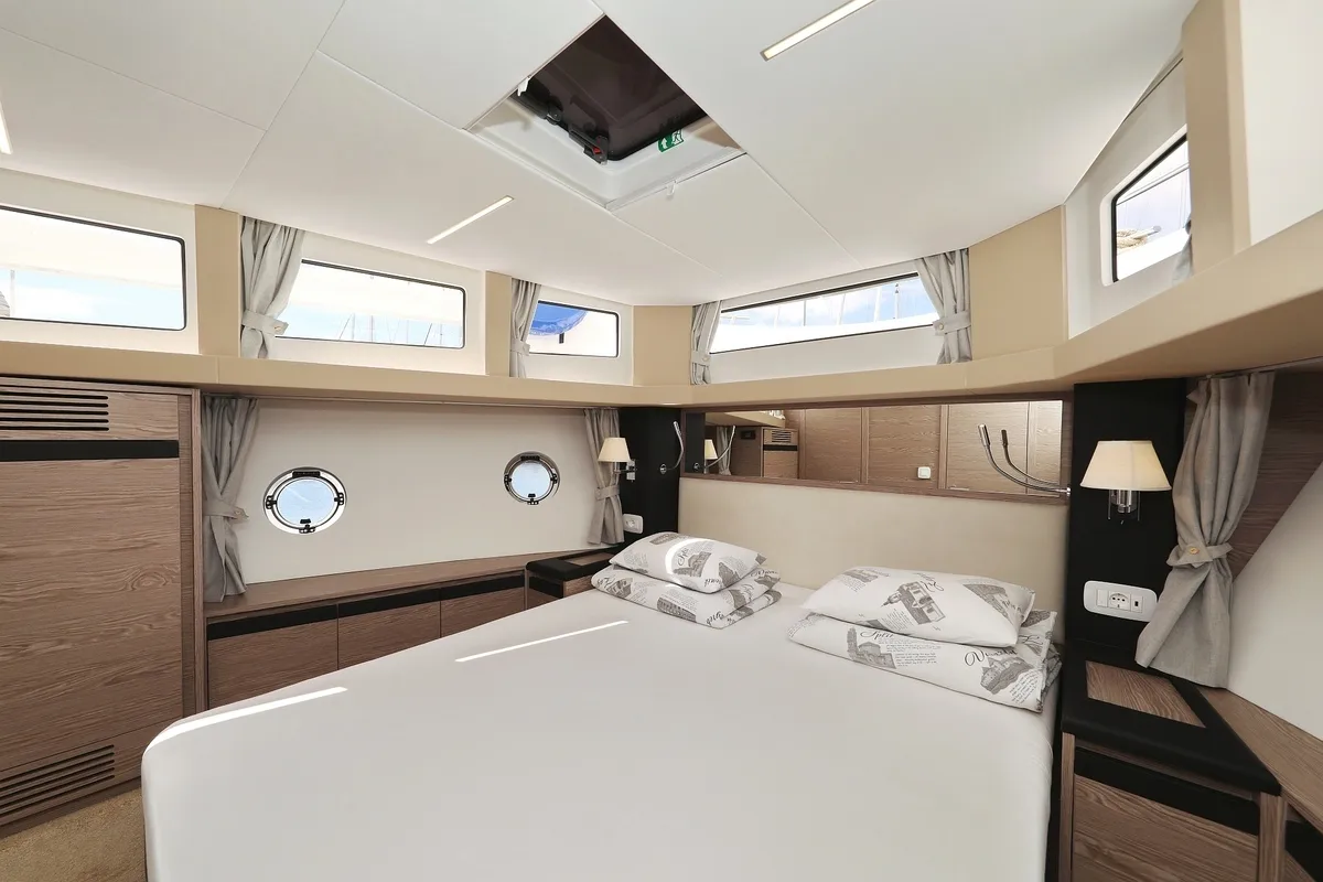Cabin on Pepper, a Greenline 45 Fly motor yacht at Grad Biograd na Moru, Croatia
