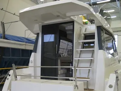 Platinum 989 Flybridge