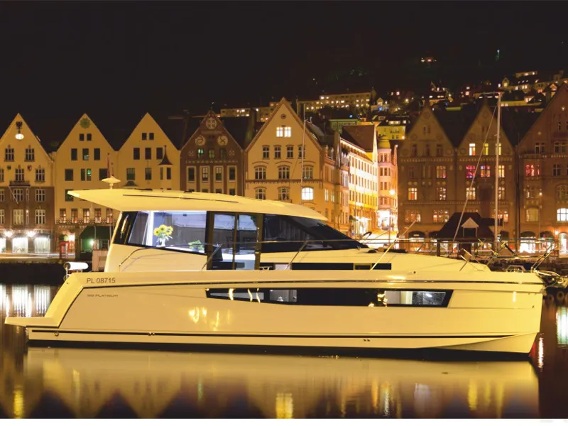 Exterior view of Platinum 989 Flybridge, a Delphia Yachts Platinum 989 motorboat at Wilkasy, Poland