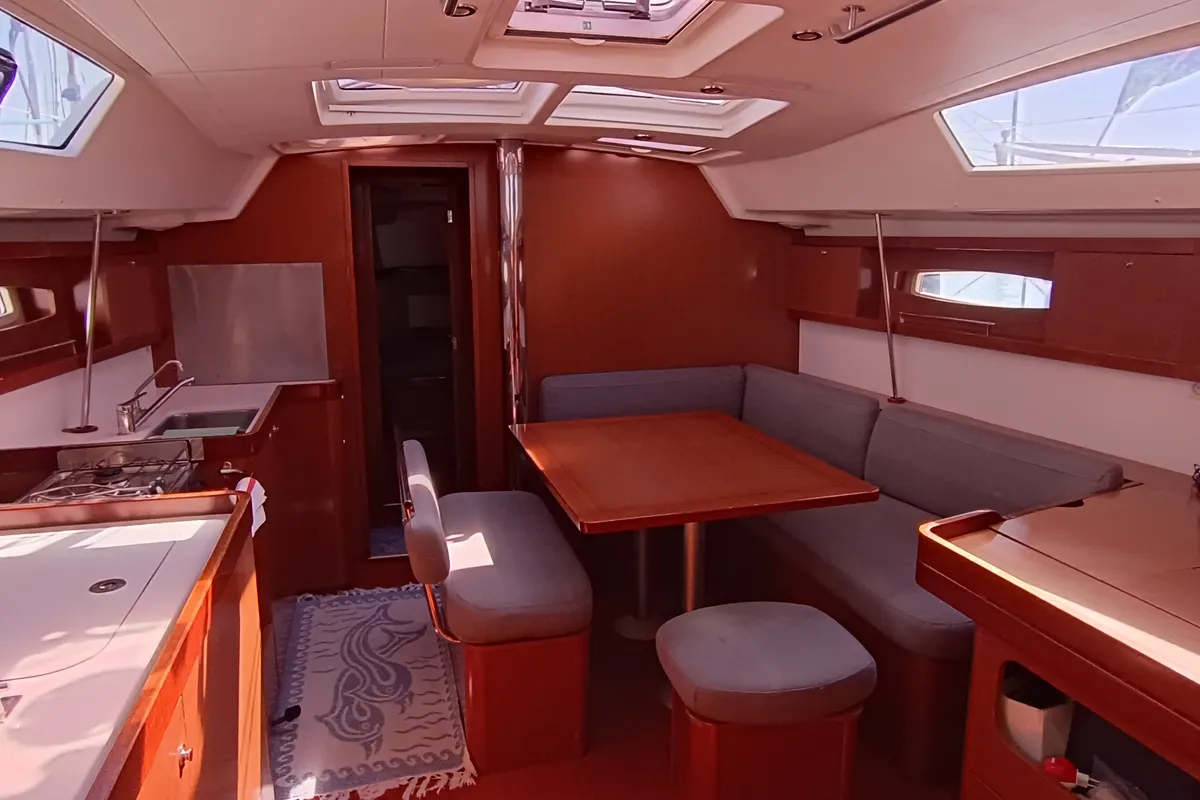 Zoe, a Beneteau Oceanis 46 sailboat at Bari, Italy