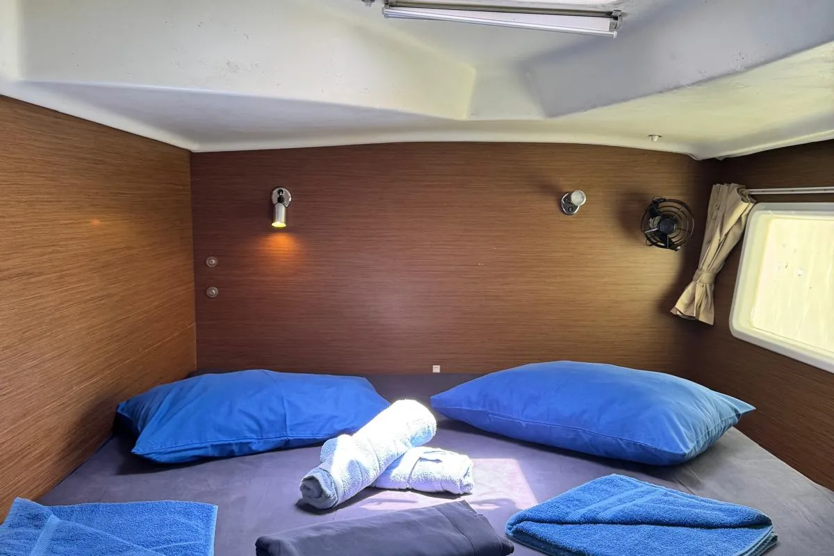 Cabin on Papanga, a Lagoon 380 catamaran at Roche Caiman, Seychelles
