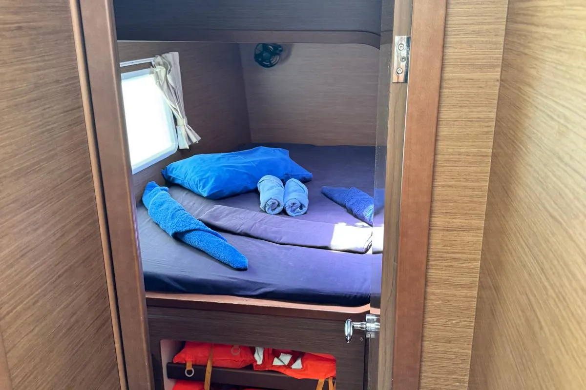 Cabin on Papanga, a Lagoon 380 catamaran at Roche Caiman, Seychelles