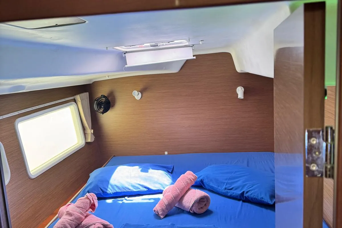 Cabin on Papanga, a Lagoon 380 catamaran at Roche Caiman, Seychelles