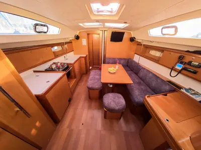 Salon of Classic, a Beneteau Oceanis 43 sailboat at Fethiye, Turkey
