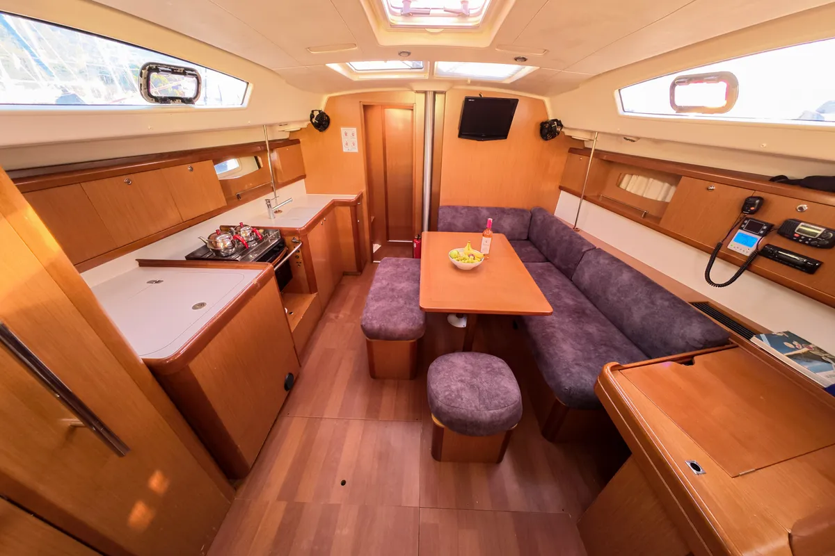 Salon of Classic, a Beneteau Oceanis 43 sailboat at Fethiye, Turkey