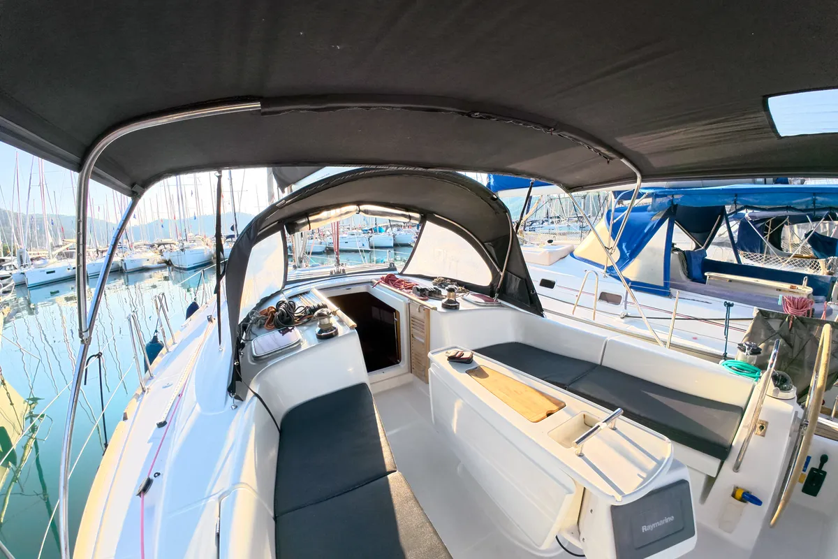 Deck of Classic, a Beneteau Oceanis 43 sailboat at Fethiye, Turkey