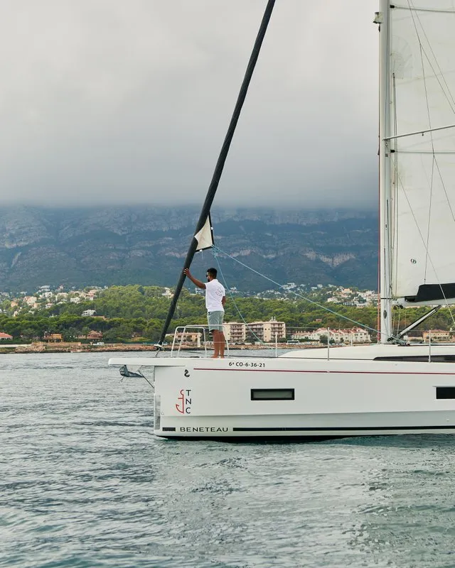 Salon of Onoda, a Beneteau Oceanis 40.1 sailboat at Dénia, Spain