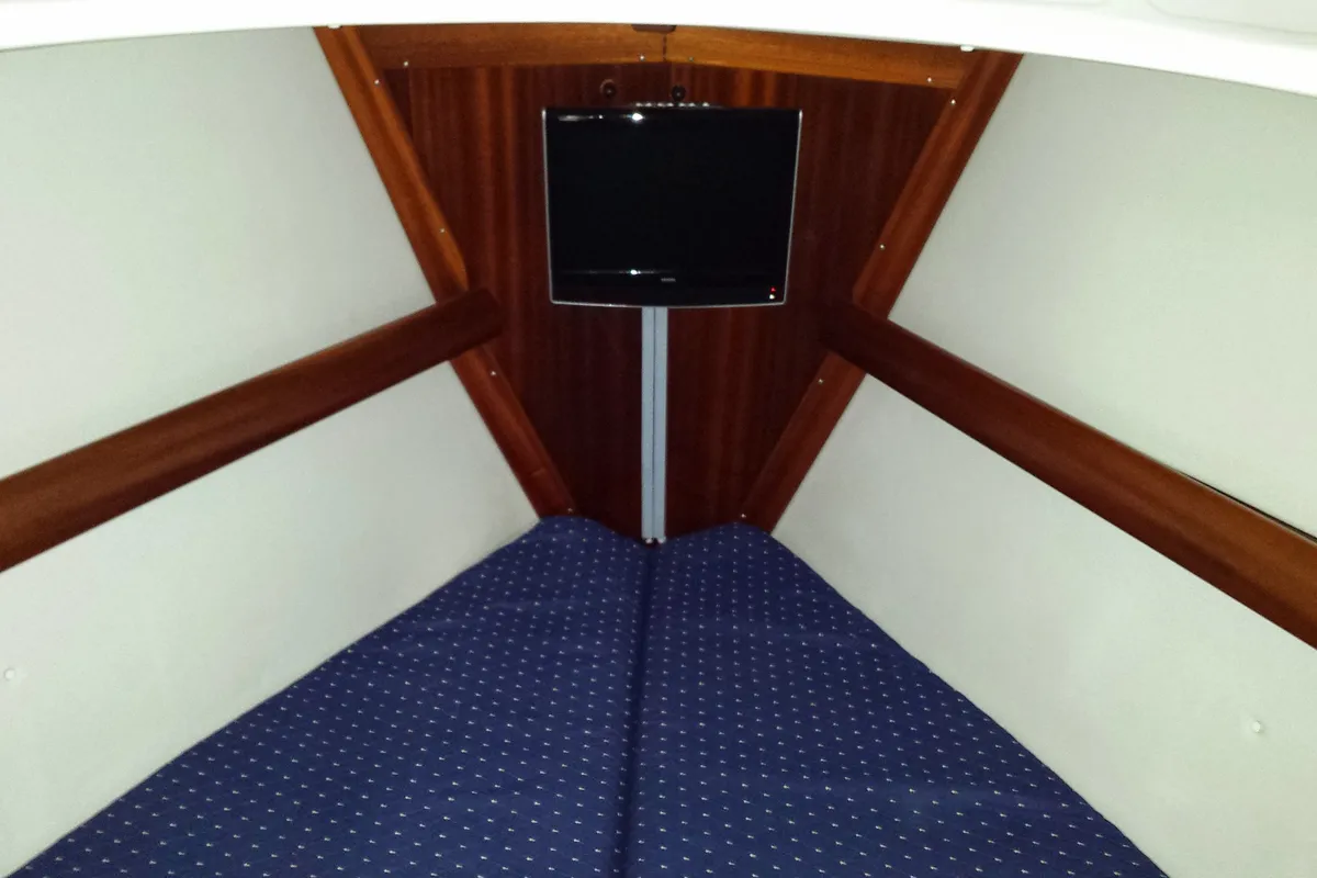 Cabin on Theodor Storm, a Bavaria 32 sailboat at Kontokali, Greece