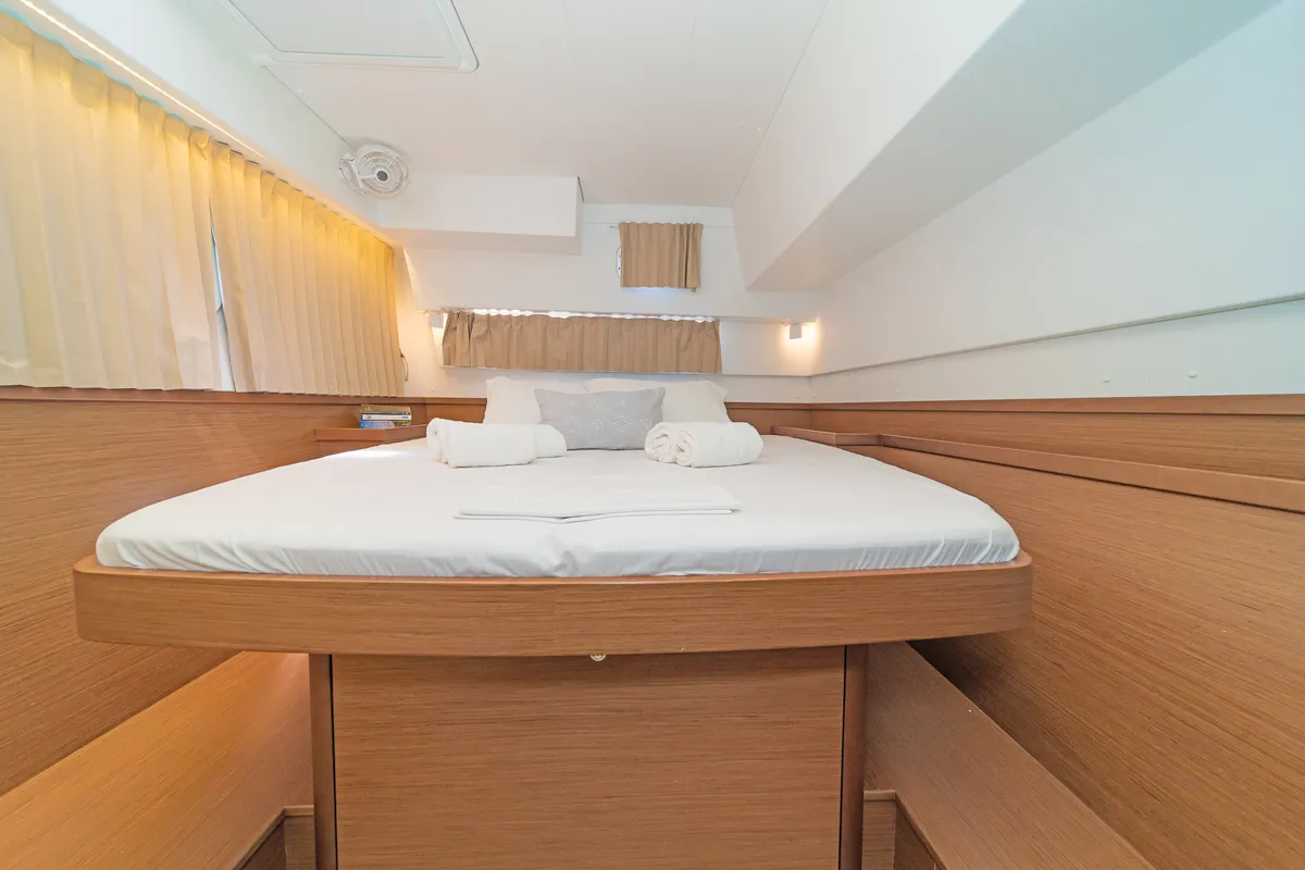 Cabin on Four Seasons, a Lagoon 42 catamaran at Kontokali, Greece