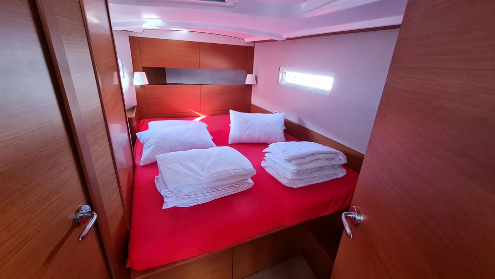 Cabin on Rosso Bianco, a Jeanneau Sun Odyssey 410 sailboat at Grad Pula, Croatia