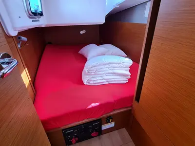 Cabin on Rosso Bianco, a Jeanneau Sun Odyssey 410 sailboat at Grad Pula, Croatia