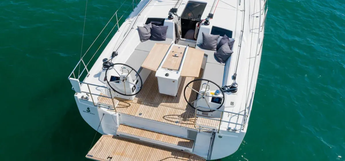 Deck of Moorings 42.3 Exclusive, a Beneteau Oceanis 40.1 sailboat at Marigot, France
