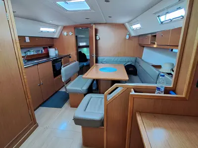 Salon of Manta, a Bavaria Cruiser 40 sailboat at Volos, Greece