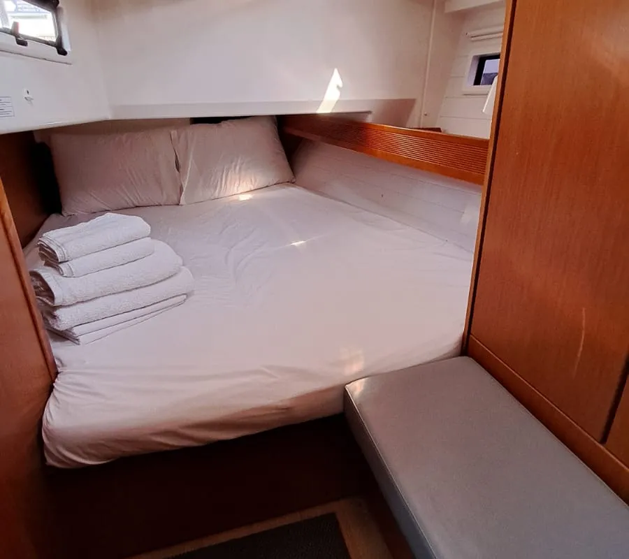 Cabin on Manta, a Bavaria Cruiser 40 sailboat at Volos, Greece