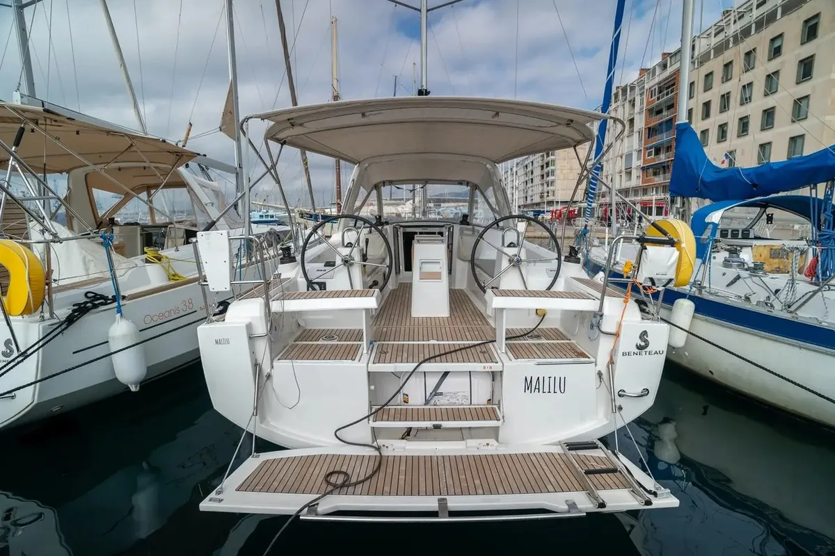 Exterior view of Malilu, a Beneteau Oceanis 35.1 sailboat at Toulon, France