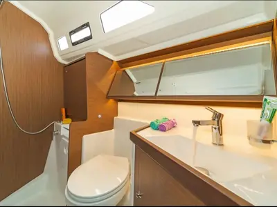 Head on AF-O40.1R, a Beneteau Oceanis 40.1 sailboat at Athens, Greece