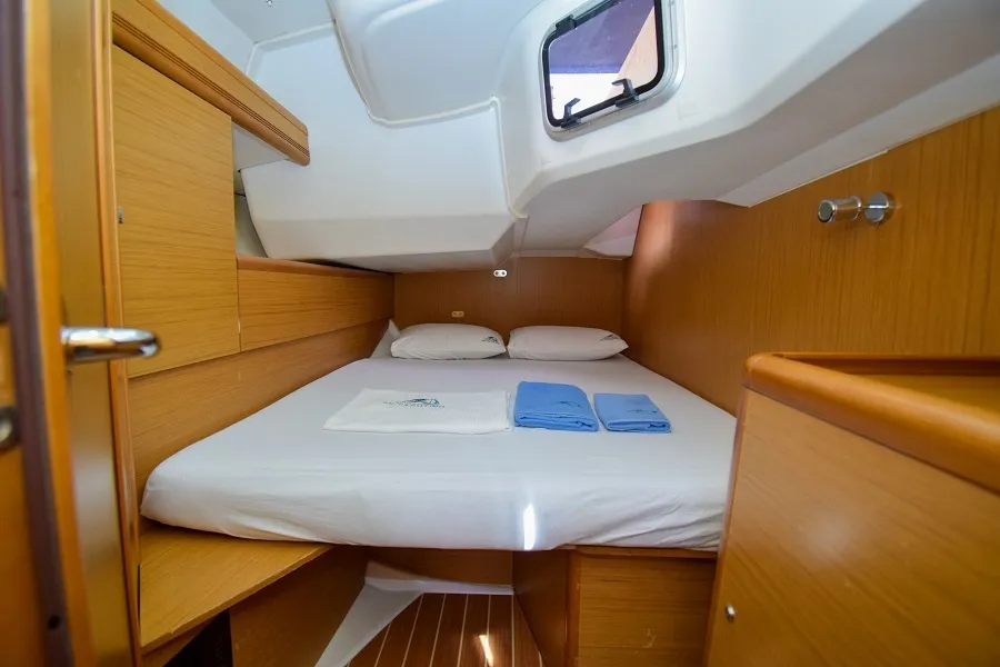 Cabin on Loki, a Jeanneau Sun Odyssey 44 i sailboat at Marmaris, Turkey