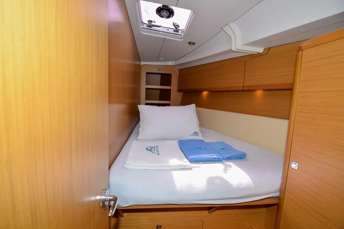 Cabin on Loki, a Jeanneau Sun Odyssey 44 i sailboat at Marmaris, Turkey