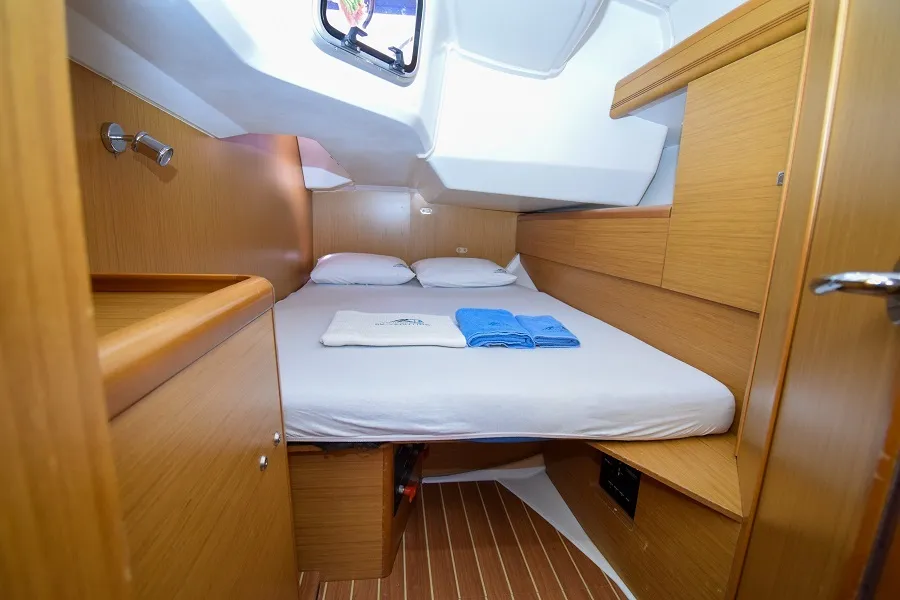 Cabin on Loki, a Jeanneau Sun Odyssey 44 i sailboat at Marmaris, Turkey