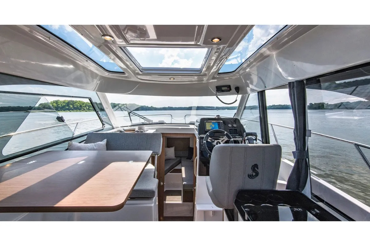 ESCAPE, a Beneteau Antares 9 OB motorboat at Općina Sukošan, Croatia