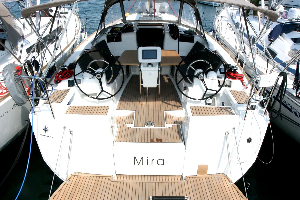 Exterior view of Mira, a Jeanneau Sun Odyssey 419 sailboat at Grad Pula, Croatia