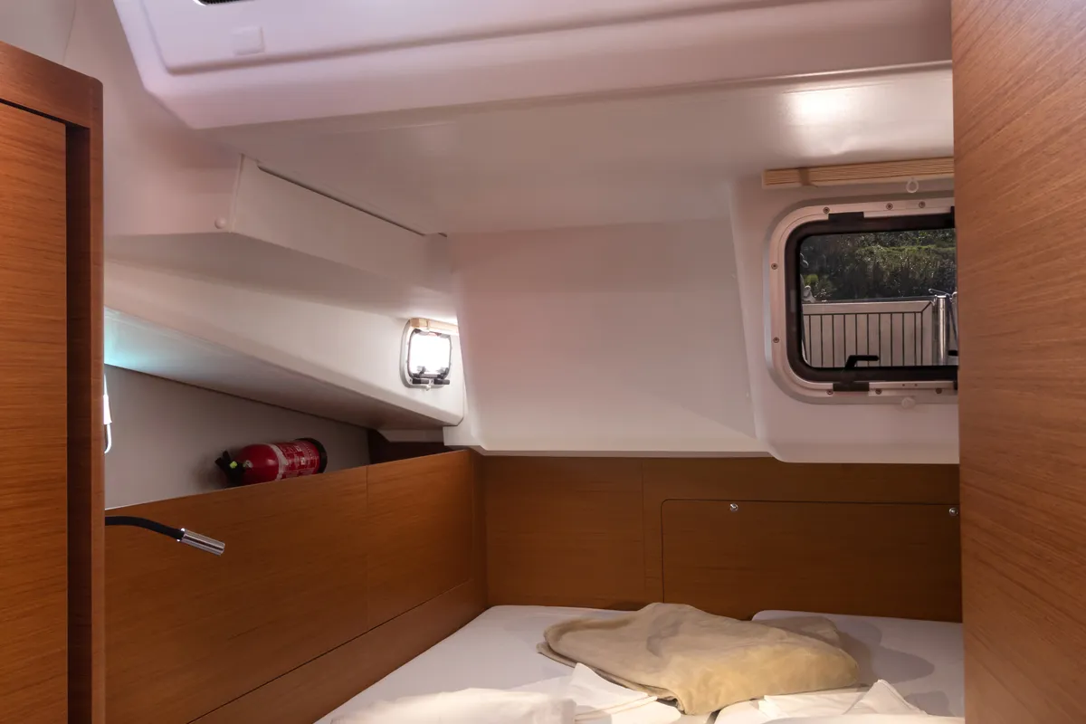 Cabin on Vittoria, a Jeanneau Sun Odyssey 440 sailboat at Capo d'Orlando, Italy