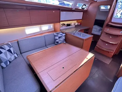 Salon of Andela, a Dufour 390 GL sailboat at Primošten, Croatia