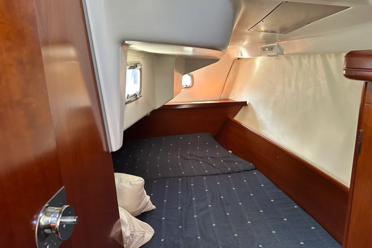 Cabin on Cassiopea, a Beneteau Oceanis 323 sailboat at Punta Ala, Italy