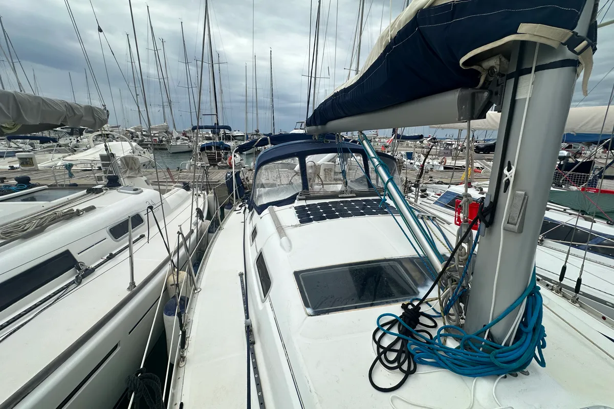 Deck of Cassiopea, a Beneteau Oceanis 323 sailboat at Punta Ala, Italy