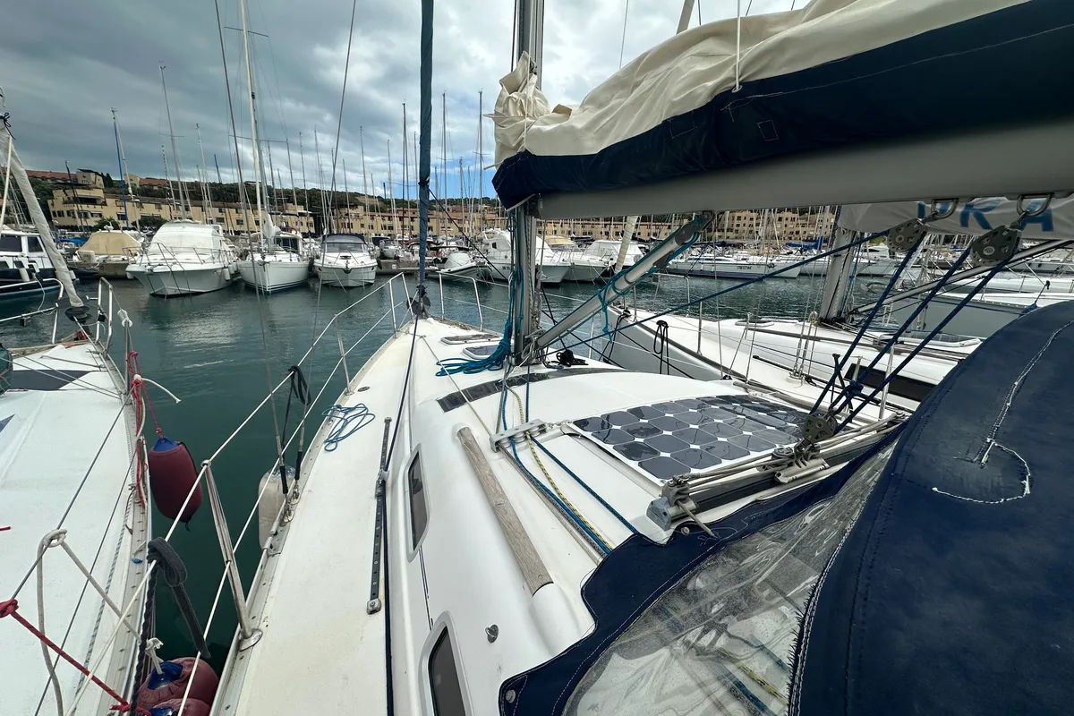 Deck of Cassiopea, a Beneteau Oceanis 323 sailboat at Punta Ala, Italy