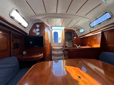 Salon of Cassiopea, a Beneteau Oceanis 323 sailboat at Punta Ala, Italy
