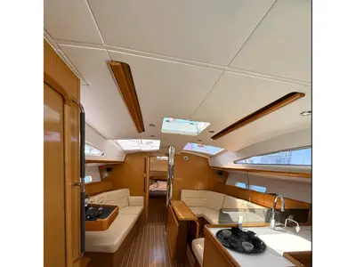 Salon of FREYA, a Jeanneau Sun Odyssey 42DS sailboat at Volos, Greece