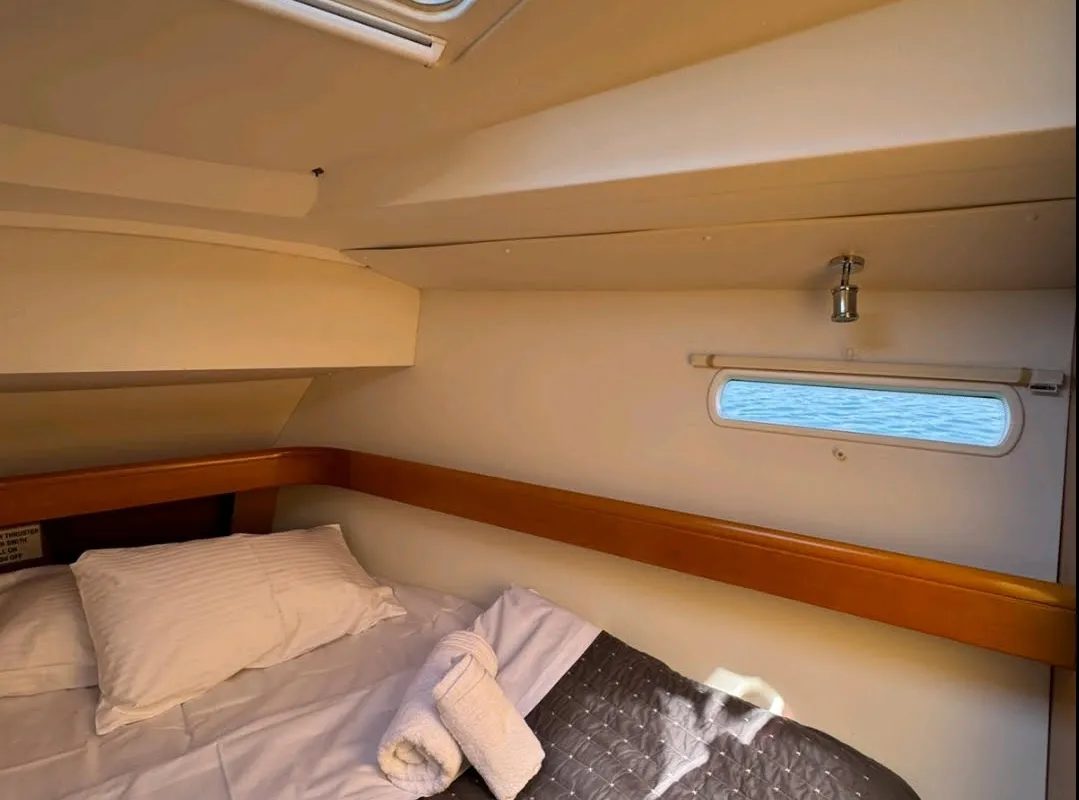Cabin on FREYA, a Jeanneau Sun Odyssey 42DS sailboat at Volos, Greece