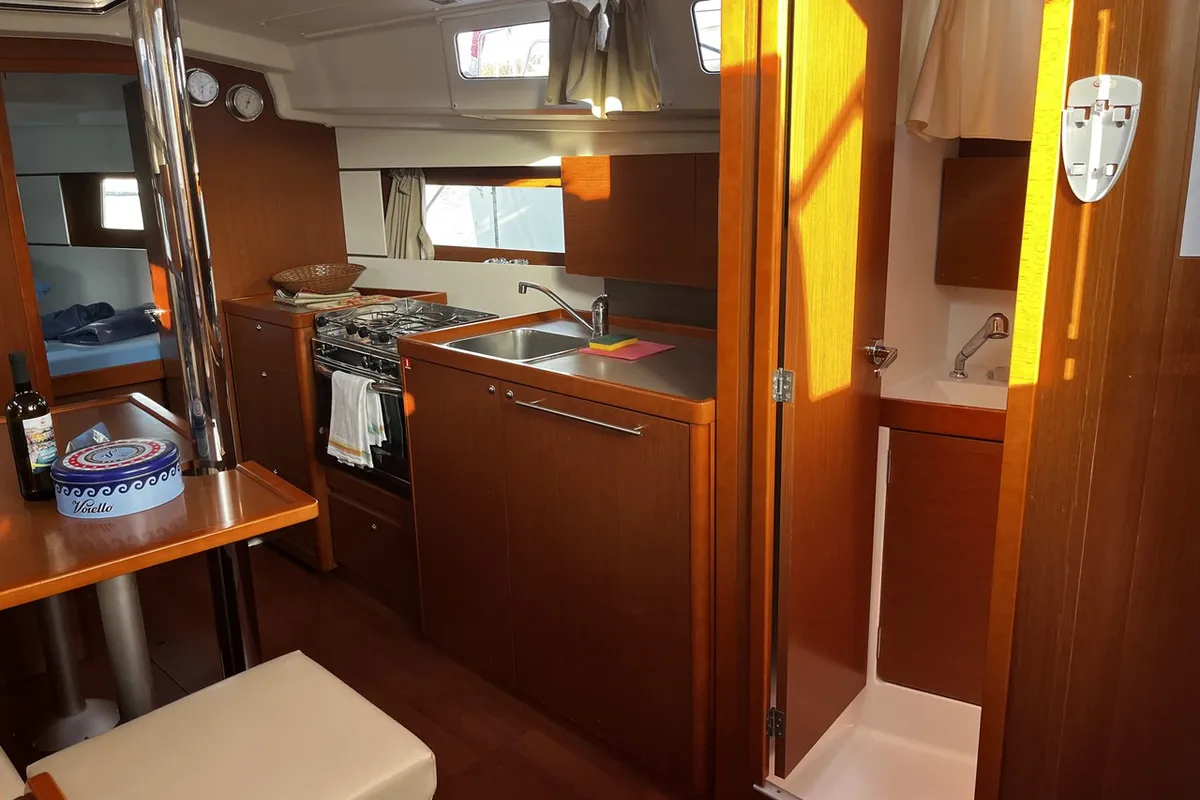 Galley of Albarosa, a Beneteau Oceanis 35.1 sailboat at Tonnarella, Italy