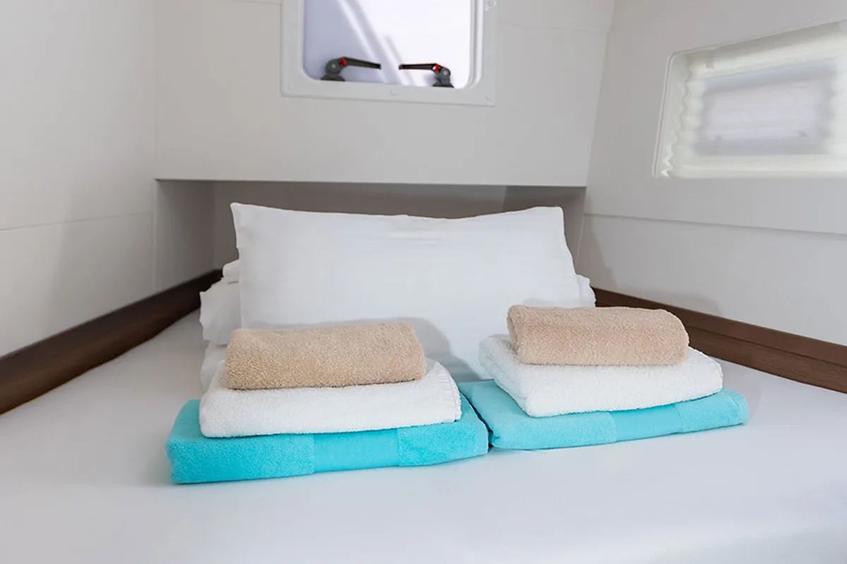 Cabin on Monarch 2020, a Lagoon 40 catamaran at Primošten, Croatia