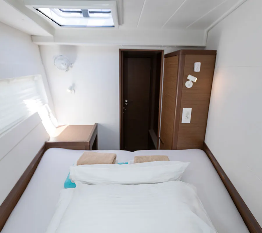 Cabin on Monarch 2020, a Lagoon 40 catamaran at Primošten, Croatia