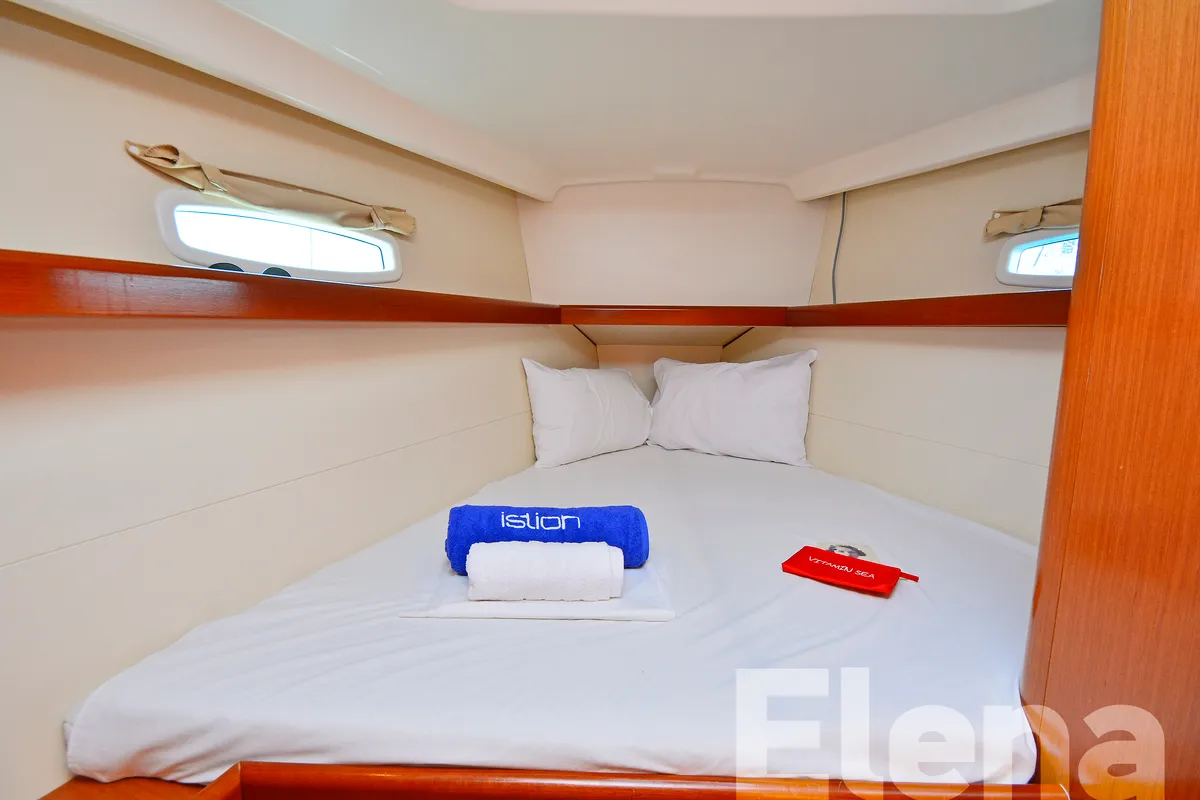 Cabin on Elena, a Beneteau Oceanis 43 sailboat at Athens, Greece