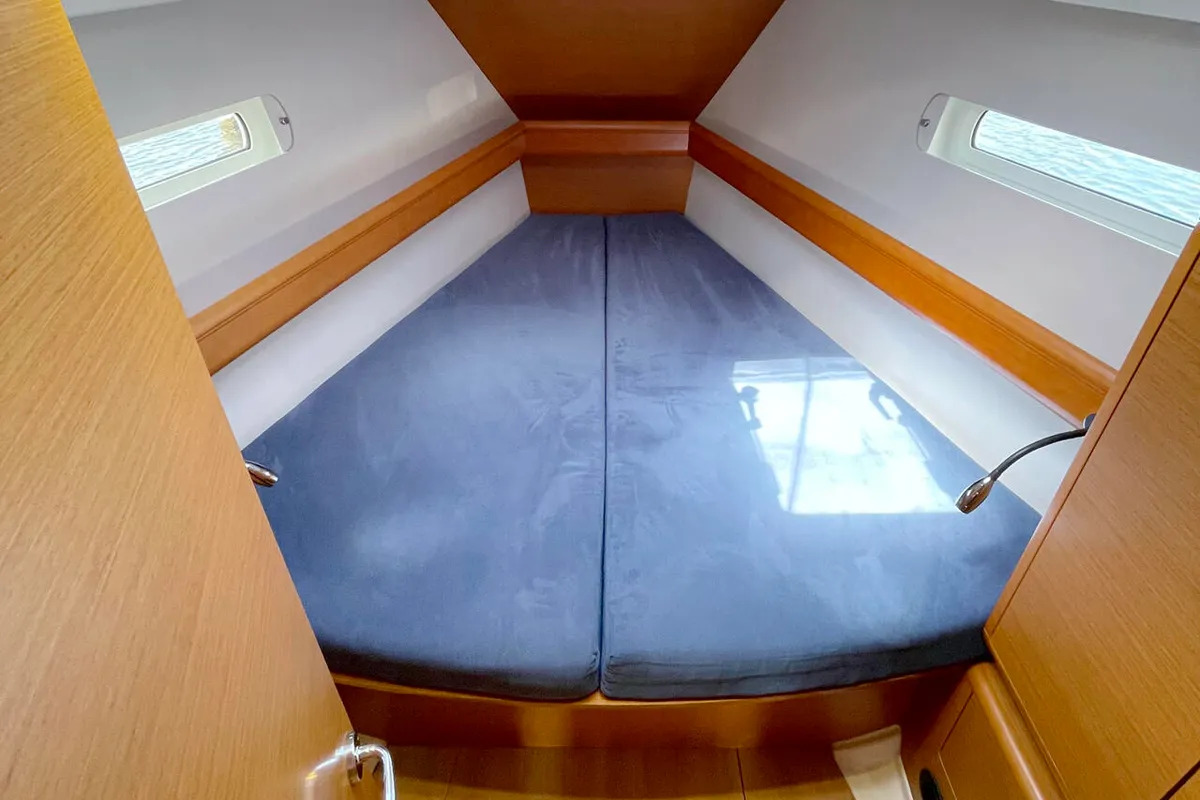 Cabin on Bruce, a Jeanneau Sun Odyssey 439 sailboat at Heiligenhafen, Germany