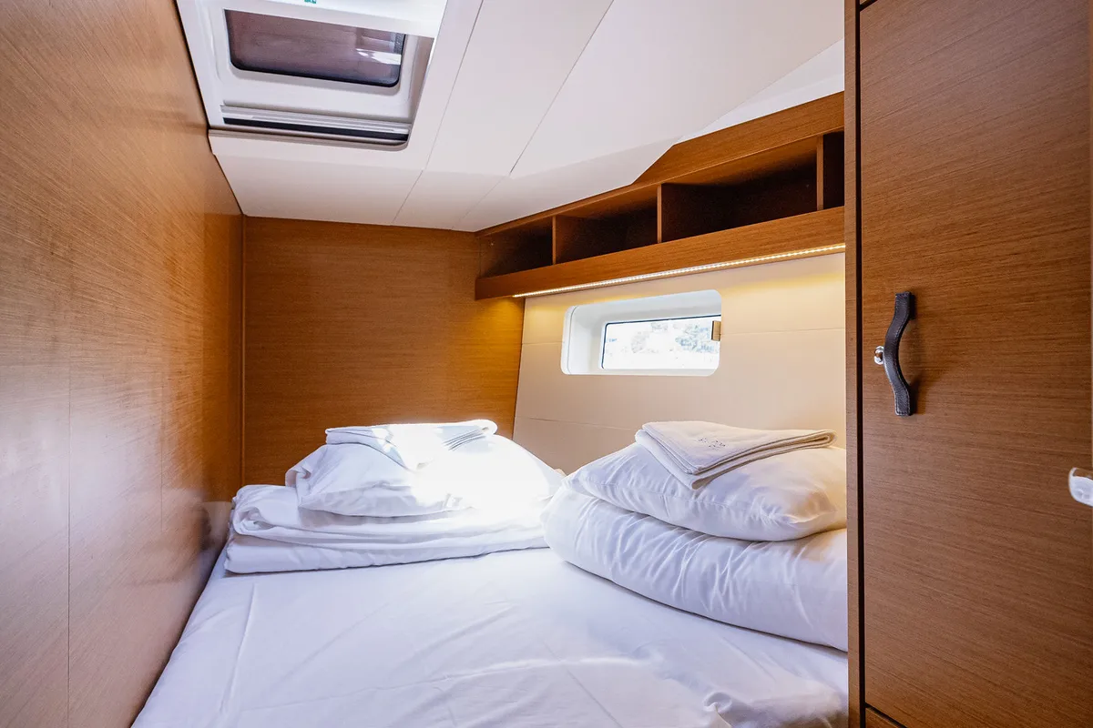 Cabin on Il Gatto, a Jeanneau 54 sailboat at Kaštela, Croatia