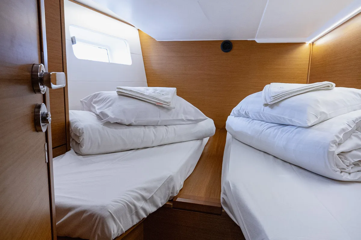 Cabin on Il Gatto, a Jeanneau 54 sailboat at Kaštela, Croatia